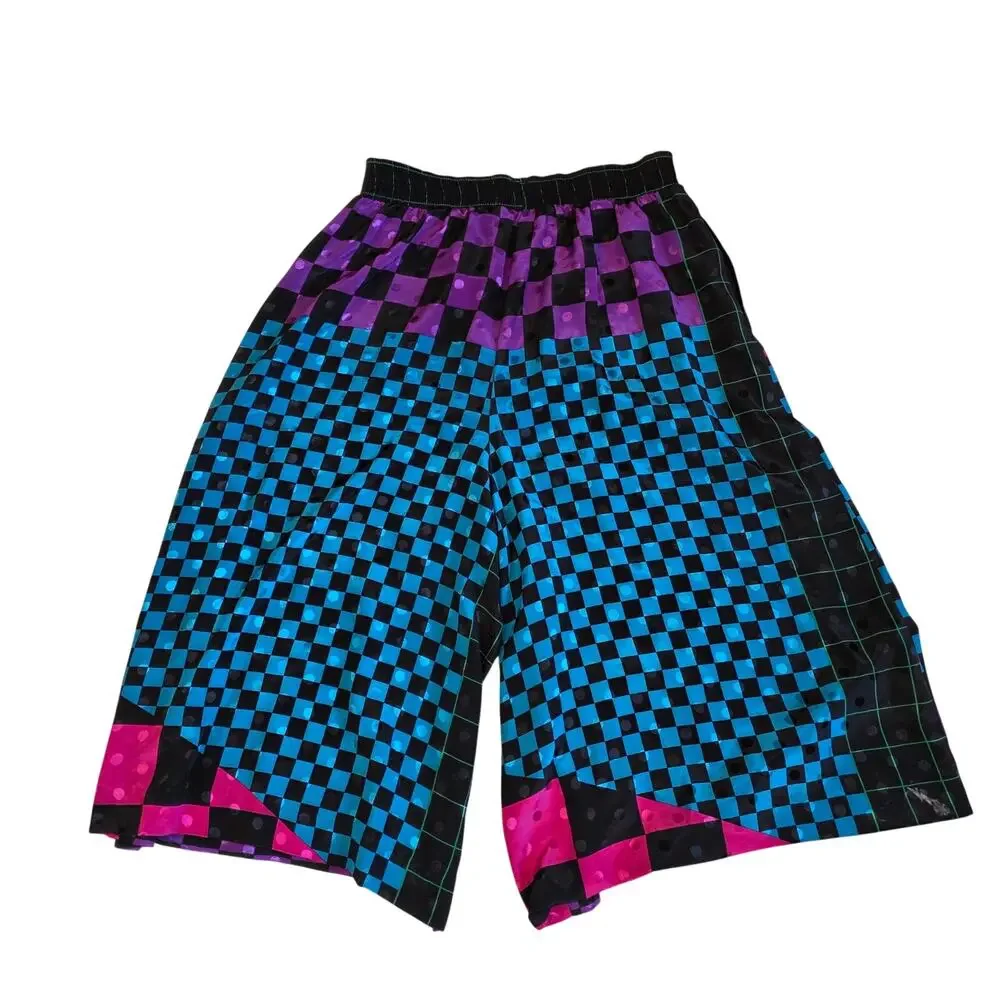 Three Flaggs vtg geometric